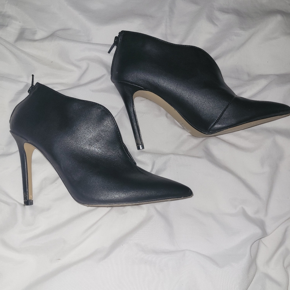 New York and Company Stiletto Booties Size 7